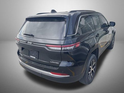 Certified 2023 Jeep Grand Cherokee Limited image 3