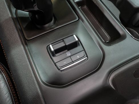 Used 2024 GMC Sierra 1500 AT4 w/ Technology Package image 29