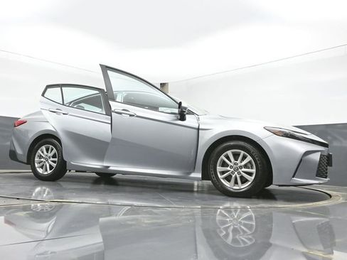 Used 2025 Toyota Camry LE FWD image 50