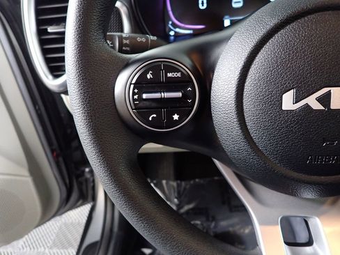 Used 2025 Kia Soul LX w/ LX Technology Package image 30