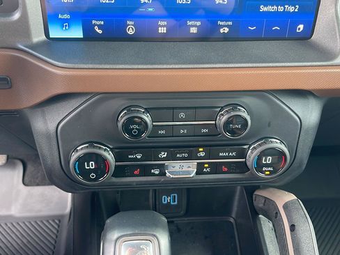Used 2024 Ford Bronco Outer Banks AWD/4WD image 26