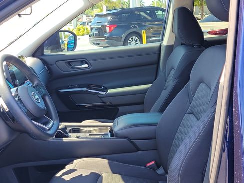 Used 2022 Nissan Pathfinder S FWD image 22