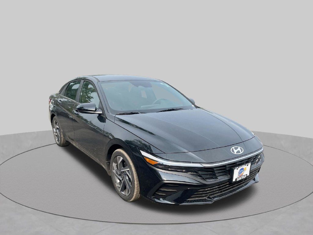 Used 2025 Hyundai Elantra Sport FWD image 35