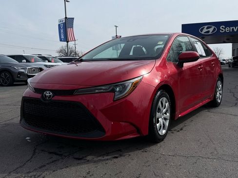 Used 2021 Toyota Corolla LE image 2