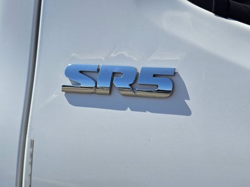 Used 2022 Toyota Tacoma SR5 w/ Technology Package RWD image 7