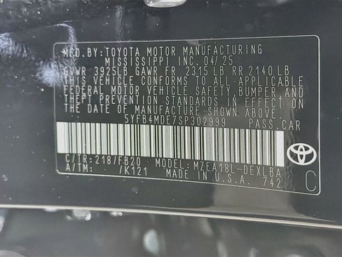 Used 2025 Toyota Corolla LE FWD image 12