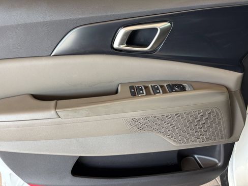 Used 2026 Kia Carnival FWD image 18