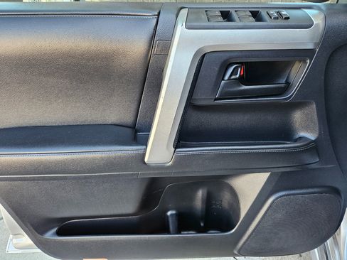 Used 2010 Toyota 4Runner Limited image 11