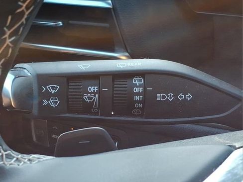Used 2024 Chevrolet Traverse LT w/ Trailering Package FWD image 28