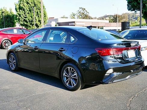 Used 2023 Kia Forte LXS FWD image 6