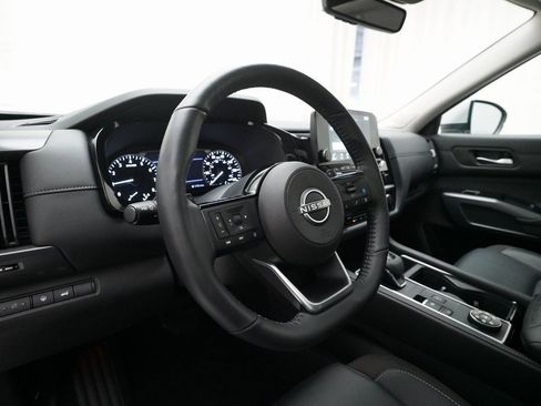 Certified 2024 Nissan Pathfinder SL w/ SL Premium Package image 8