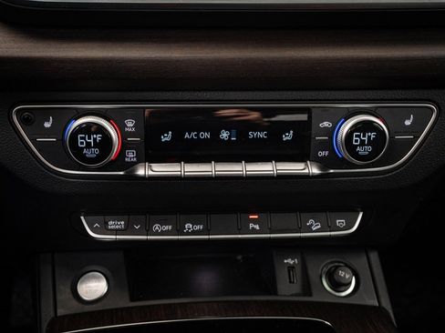 Used 2023 Audi Q5 2.0T Premium w/ Convenience Package image 36