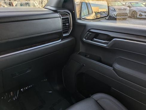 Used 2025 GMC Sierra 1500 SLT image 17