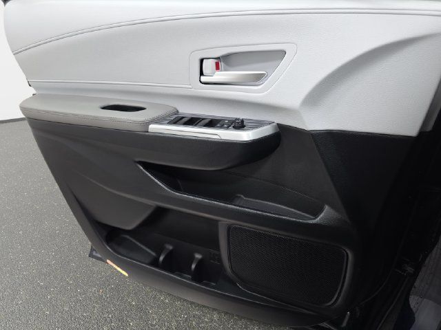 Certified 2026 Toyota Sienna XLE FWD image 22