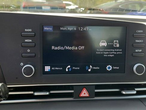 Used 2026 Hyundai Elantra SE image 24