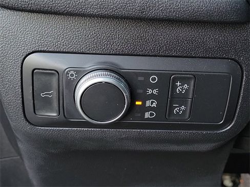 Used 2021 Ford Escape SE w/ SE Sport Appearance Package image 19