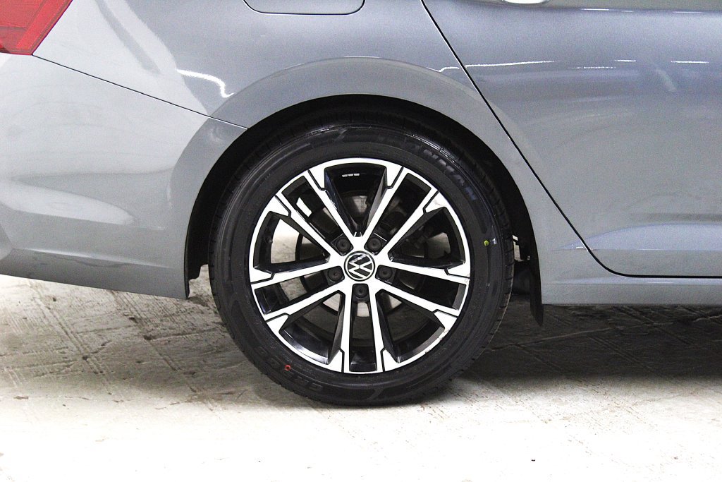 Used 2025 Volkswagen Jetta Sport FWD image 33