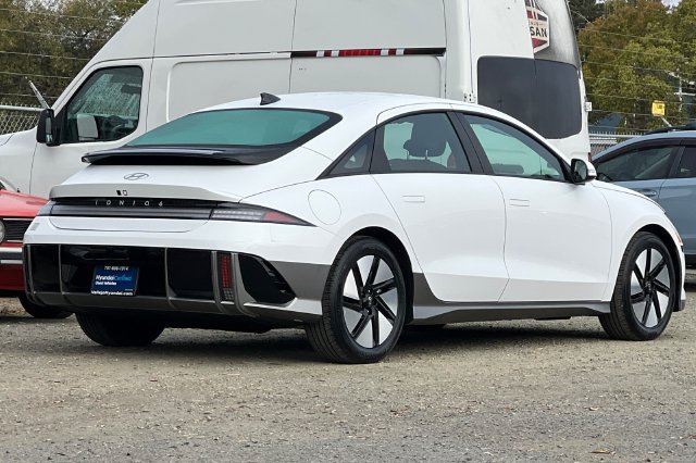 Certified 2025 Hyundai Ioniq 6 SE RWD image 5