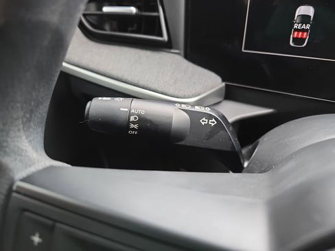 Used 2025 Nissan Kicks SV image 28