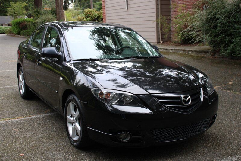 Used 2004 MAZDA MAZDA3 s w/ Moonroof & 6-CD Pkg FWD image 2