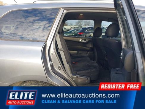 Used 2016 Nissan Pathfinder SV image 16