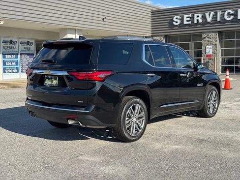 Used 2023 Chevrolet Traverse High Country w/ LPO, Floor Liner Package AWD/4WD image 3