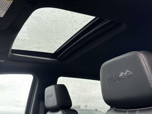 Used 2019 Chevrolet Silverado 1500 High Country image 9