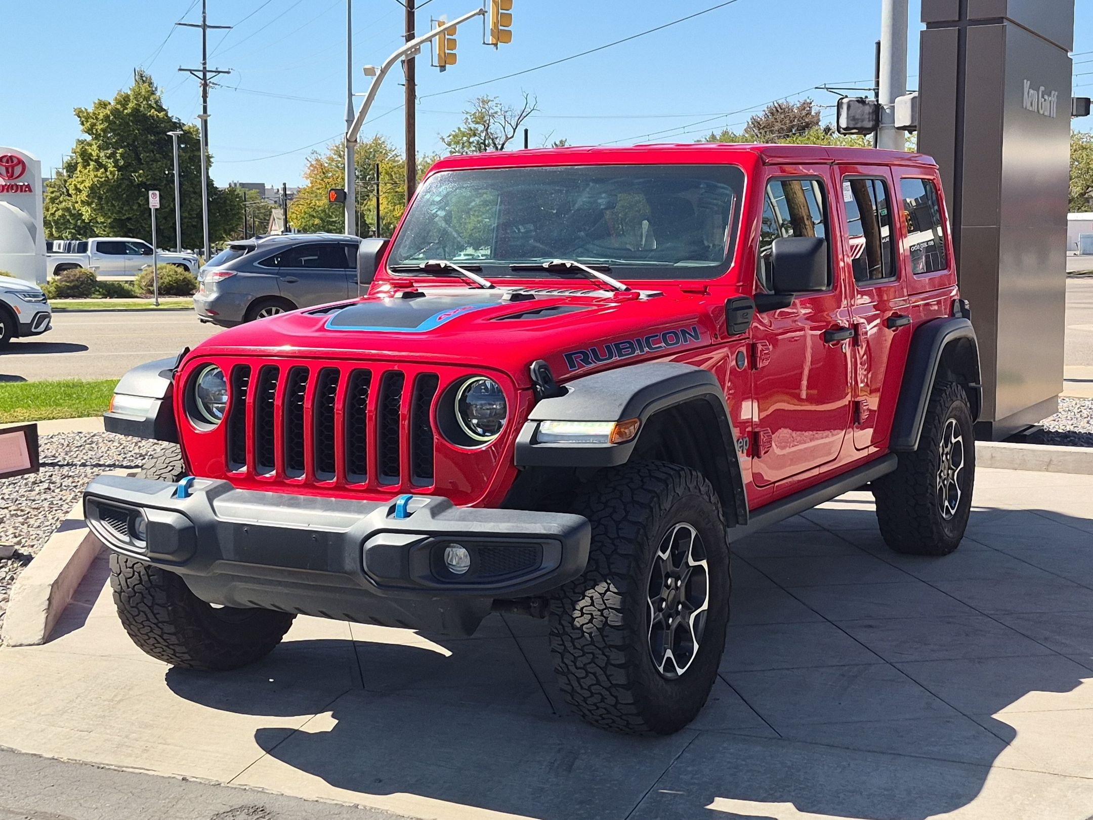 Used 2023 Jeep Wrangler Unlimited Rubicon 4xe w/ Cold Weather Group AWD/4WD image 9