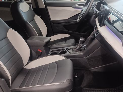 Used 2025 Volkswagen Taos SEL image 13