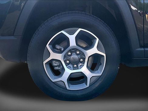 Used 2022 Jeep Compass Trailhawk AWD/4WD image 8