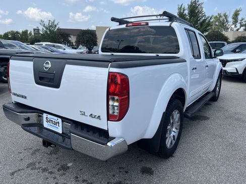 Used 2011 Nissan Frontier SL AWD/4WD image 5