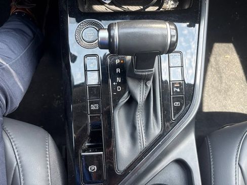 Certified 2023 Kia Niro EX Touring FWD image 17