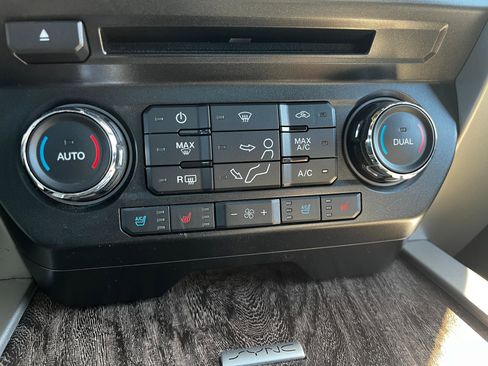 Used 2017 Ford F250 Lariat w/ Lariat Ultimate Package image 35