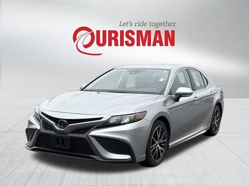 Used 2023 Toyota Camry SE image 5