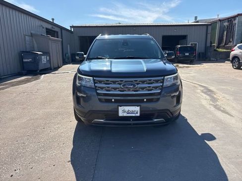 Used 2018 Ford Explorer XLT w/ Equipment Group 202A AWD/4WD image 2