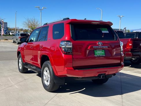 Used 2022 Toyota 4Runner SR5 Premium image 4
