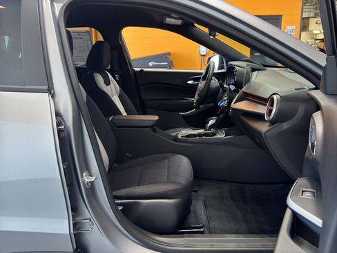 Used 2025 Chevrolet Trax RS w/ Driver Confidence Package FWD image 16