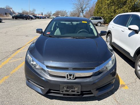 Used 2018 Honda Civic EX image 6