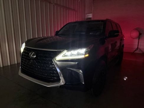 Used 2016 Lexus LX 570 4WD image 8