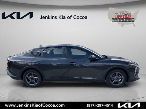 New 2026 Kia K4 FWD image 2