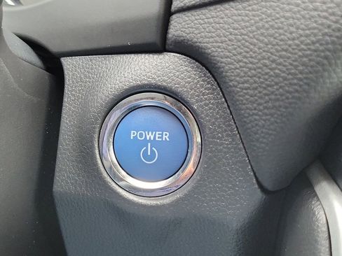 Used 2022 Toyota RAV4 XLE AWD/4WD image 27