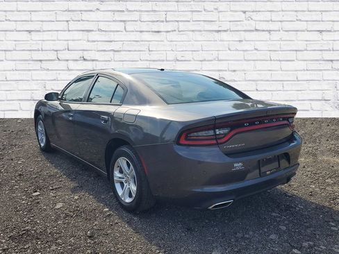 Used 2019 Dodge Charger SXT image 3