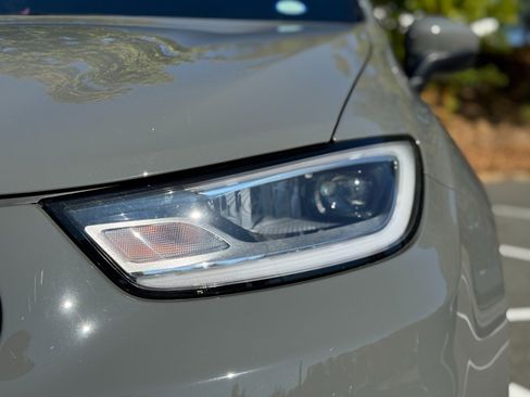 Used 2023 Chrysler Pacifica Touring-L w/ S Appearance Package image 17