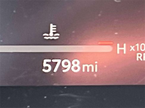 Certified 2025 Toyota Highlander XSE image 30