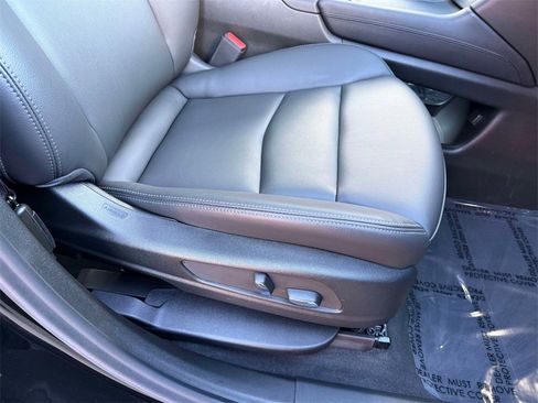 Used 2025 Cadillac XT6 Luxury image 15