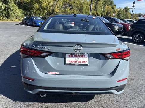 New 2025 Nissan Sentra SR w/ SR Premium Package FWD image 4