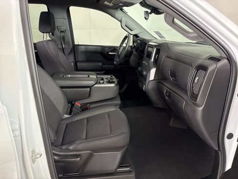 Used 2024 Chevrolet Silverado 1500 Custom Trail Boss w/ LPO, Dark Essentials Package image 16