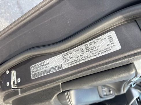 Certified 2022 Jeep Grand Cherokee Limited w/ Luxury Tech Group II image 30