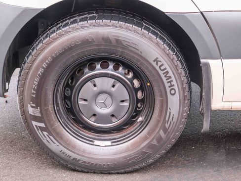 Used 2024 Mercedes-Benz Sprinter 2500 image 10