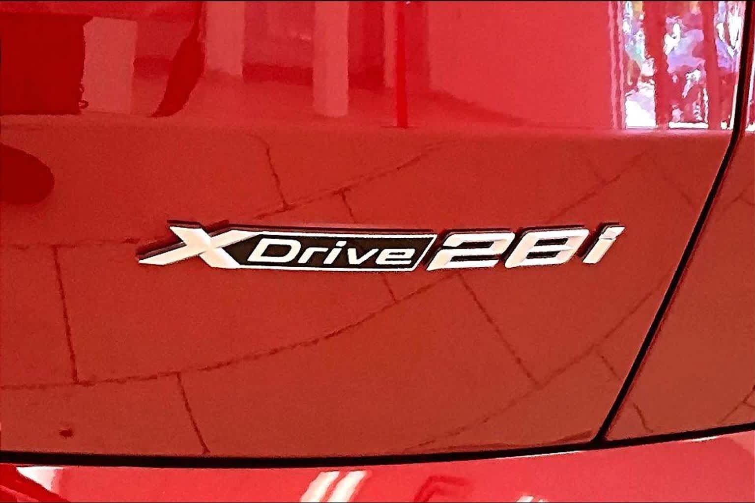 Used 2025 BMW X2 xDrive28i w/ Premium Package AWD/4WD image 9
